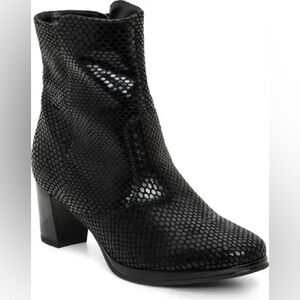 NWOB ARA OSMANTHUS BOOTS BLACK SNAKESKIN 5.5 RETAIL $250